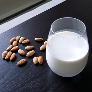 homemade-almond-milk-015